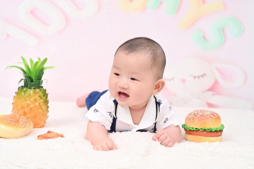 汕头宝宝在妈妈肚子里